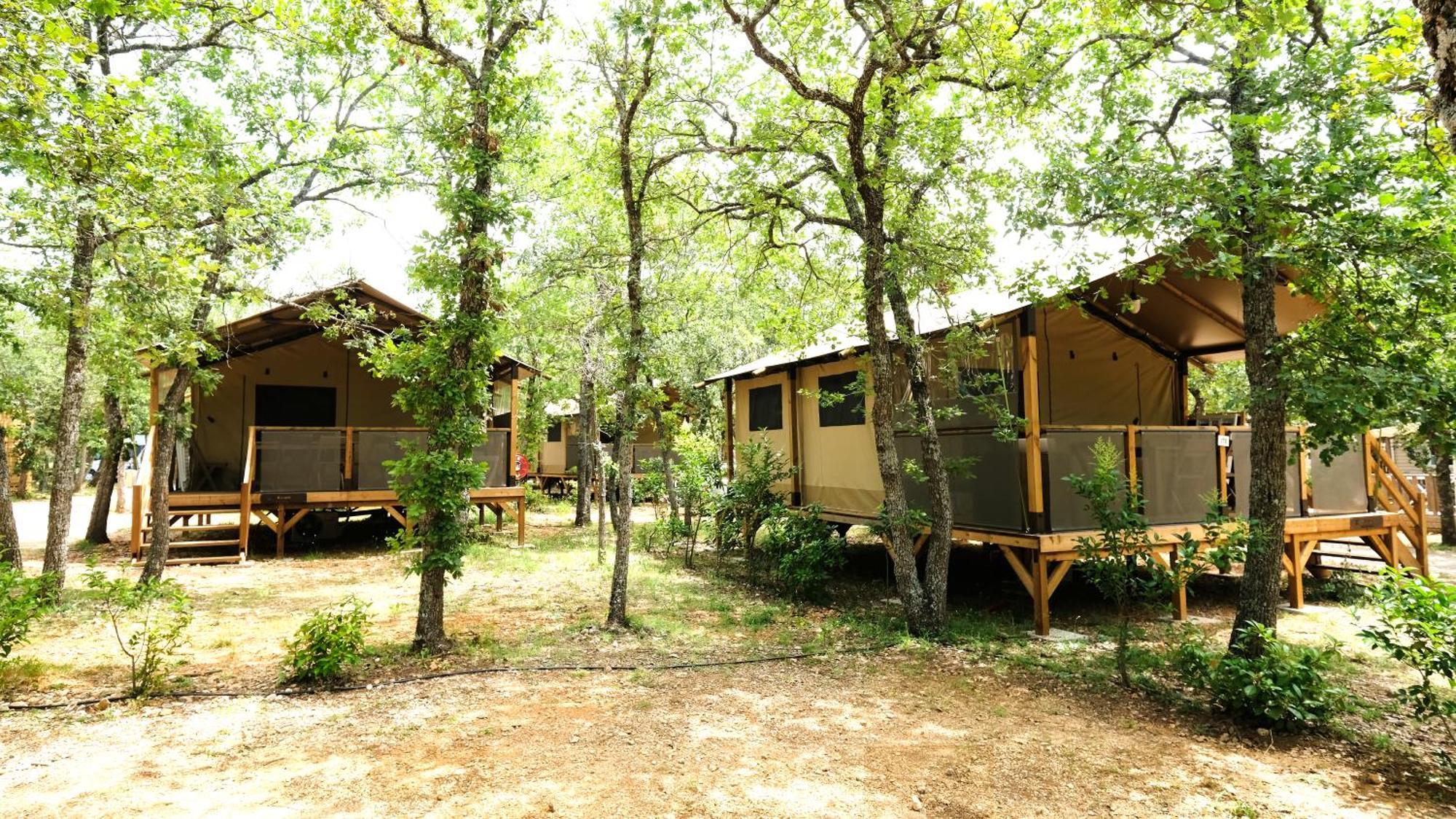 Отель Domaine Les Chenes Blancs Сен-Сатюрнен-д'Апт Экстерьер фото