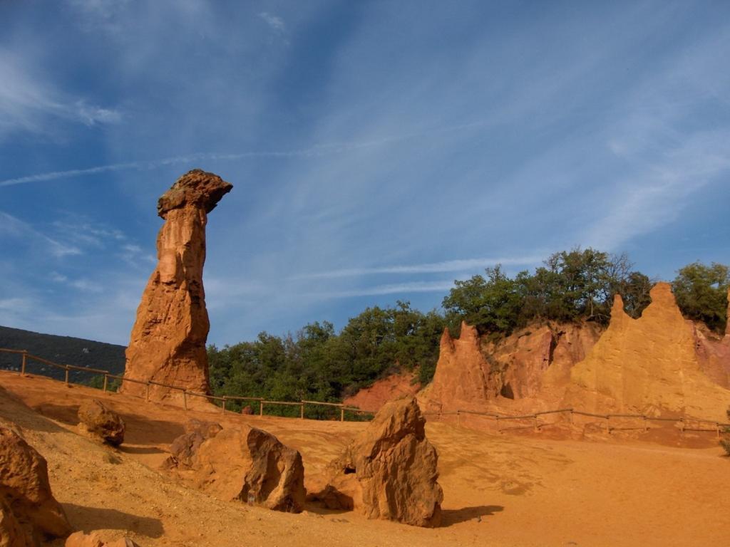 Отель Domaine Les Chenes Blancs Сен-Сатюрнен-д'Апт Экстерьер фото